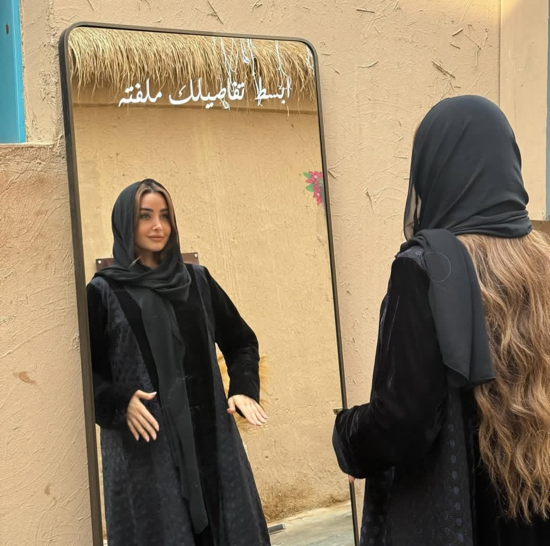 هنا الزاهد