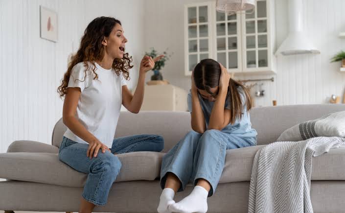 تأثير الأم النرجسية على أبنائها