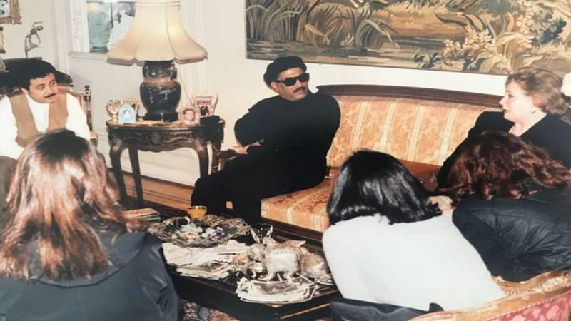 الفنانة منى زكي