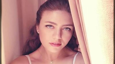 رحمة حسن بإطلالة غريبة.. ومعلقون يسخرون: 