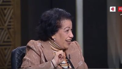 أستاذ علم اجتماع: فيروس الشائعة أخطر من كورونا على الشعوب.. فيديو