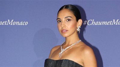 سلمى أبوضيف تواصل إثارة الجدل بأزياء جريئة