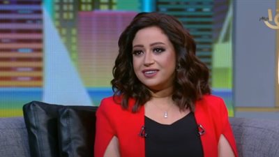 ريهام عبدالحكيم تداعب يوسف الحسيني: «لو صوتك وحش.. أغنيلك أنا» (فيديو)