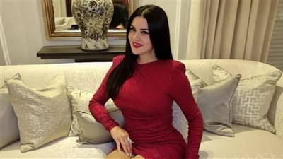 بسعر خيالي.. نسرين إمام ترتدي ساعة مُرصّعة بـ 40 ماسة