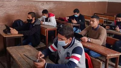 التعليم تُعلن نسبة حضور طلاب أولى ثانوي بامتحاني «العربي» و«الأحياء»