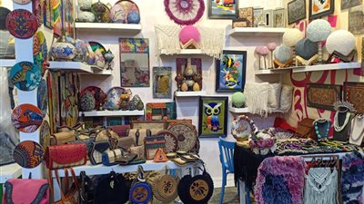 ختام فعاليات «ديارنا» للحرف اليدوية.. وإحدى المُشاركات تُشيد بنجاحه.. فيديو