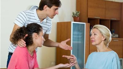 «خليكي ذكية» قوليلها «يا ماما تاخدي عينيها»