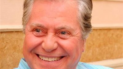 بعد تصدره تريند جوجل.. فنانات في حياة حسين فهمي