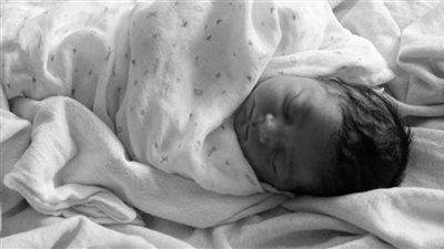 تنازلت عن أمومتها لأجل هذا الحلم.. وقرار الأب كان الصفعة الكبرى