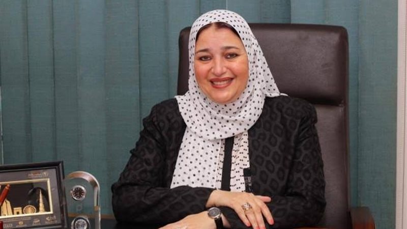 عبير عصام رئيس لجنه