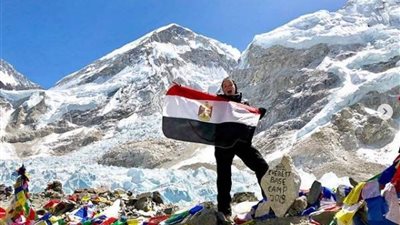 لحظة بلحظة.. مغامرة فريدة الشرقاوي لرفع علم مصر فوق جبل 