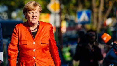 يوم المرأة العالمي| ميركل تطالب برفع أجور النساء..وتُحذّر: حقوقنا في خطر 