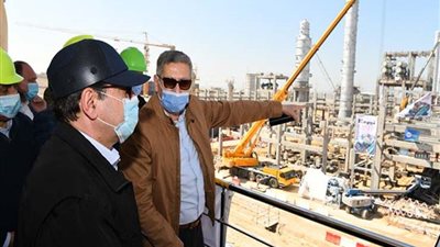 بتكلفة ٢.٣ مليار دولار.. «الملا» يتفقد توسعات «ميدور» في الإسكندرية