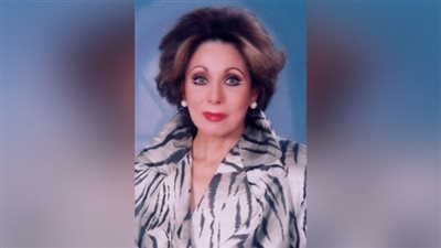 في يومها العالمي.. كيف انتصرت سينما لبنى عبد العزيز للمرأة؟