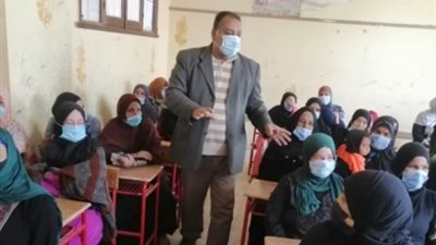 «قومي المرأة» في المنيا يعقد ندوات توعوية بقرى «حياة كريمة» ويستخرج 340 بطاقة