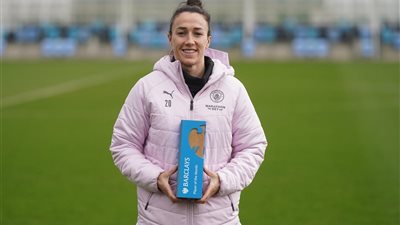 لوسي برونز أفضل لاعبة في الدوري الإنجليزي عن شهر فبراير