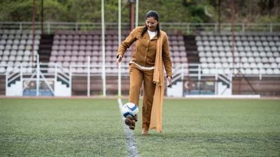 كنيزات إبراهيم.. أول سيدة تتولى منصب نائب رئيس كاف