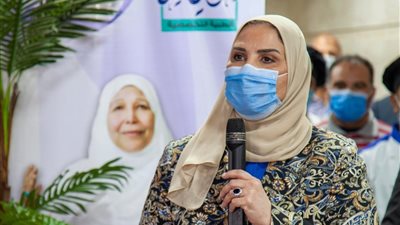 وزيرة التضامن تنفذ وصية عبلة الكحلاوي (صور)