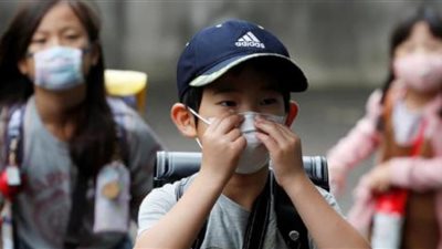 كيف تعودين طفلك على ارتداء الكمامة؟