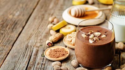 طريقة عمل سموثي زبدة الفول السوداني والشوكولاتة
