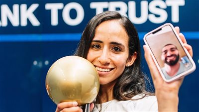 نوران جوهر توجه رسالة إلى عائلتها بعد تتويجها ببطولة العالم للإسكواش