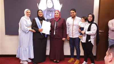 بالصور.. تكريم الأمهات المثاليات لعام 2024 وزيادة.. وزيادة المكافأة المخصصة لهن إلى 100 ألف جنيه