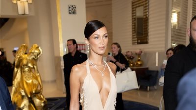 نجمات العالم يحبسن الأنفاس في مهرجان كان 2024 وبيلا حديد الأكثر تألقًا (صور) 