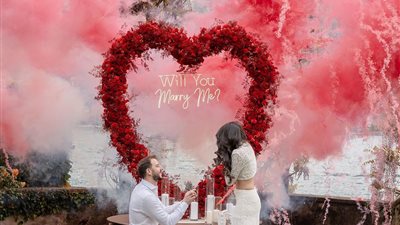 ملكة جمال لبنان ساندي تابت تعلن عن خطوبتها بطريقة رومانسية (صور) 