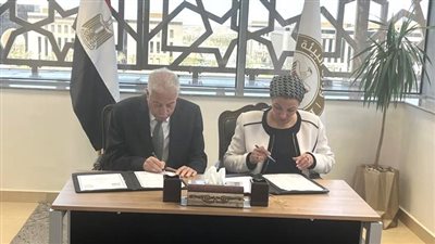 محافظ جنوب سيناء ووزيرة البيئة يوقعان بروتوكول تطوير منطقة ابو جالوم