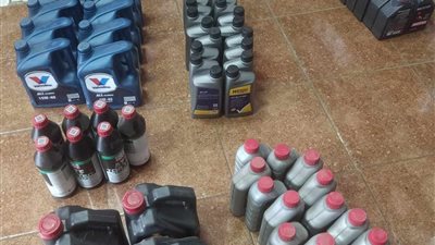 ضبط طنان أغذية ودهانات وزيوت سيارات منتهية الصلاحية بجنوب سيناء