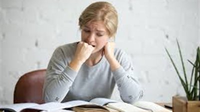 هام لكل أمهات.. كيف تساعدين أبناءك التغلب على رهاب الامتحانات؟