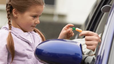 كيف تحمي أطفالك من الخطف؟..  نصائح مهمة للأمهات