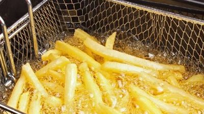 4 نصائح فعالة لإزالة الزيت الزائد من الطعام