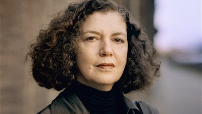 منى حاطوم | فنانة تشكيلية نموذج رائد في المنحوتات والأعمال التراكيبية