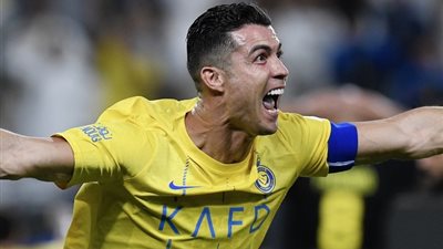 كريستيانو رونالدو يكتب التاريخ بالدوري السعودي بعد حصوله على جائزة هداف روشن 
