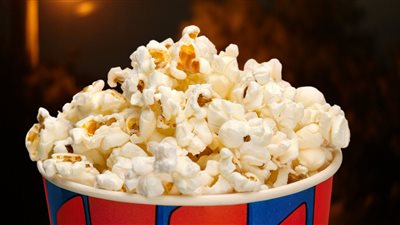 طريقة عمل الفشار بدون زيت بخطوات سهلة