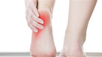 انتبهي.. ألم الكعبين إنذار لإصابة الرحم بهذه الأمراض الخطيرة