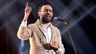 تامر عاشور يروج لحفلته القادمة عبر انستجرام 