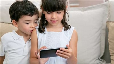 5حيل ذكية تقلل من ادمان طفلك للهاتف ..لإجازة مثمرة