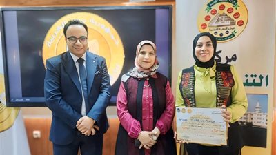 «هبة الضبع» الثالثة في دورة الجرافيك والانفوجراف 