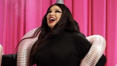 فيفى عبده بإطلالة غريبة في أحدث جلسة تصوير