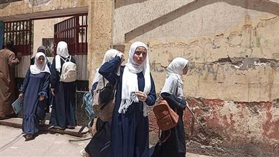 رئيس المنطقة ووكيلها يكرمان أوائل طالبات الشهادة الإعدادية الأزهرية بالإسكندرية (صور) 