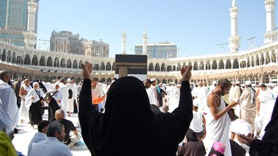  هل يجب على الرجل تحمل تكاليف حج زوجته؟ «الإفتاء تُجيب»