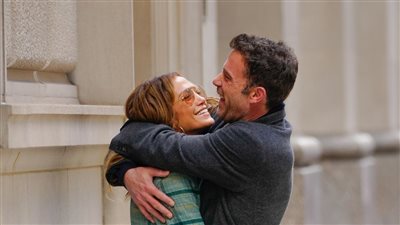 جينيفر لوبيز في ورطة مالية وبن أفليك يساعدها 