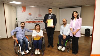 مؤسستا التجاري الدولي والحسن لدمج القادرون باختلاف تحتفلان بتسليم 100  كرسي كهربائي للأطفال