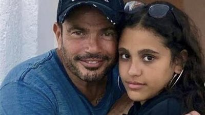 جنا عمرو دياب تحرج والدها بتصرف جرئ 