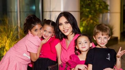 سقوط باب زجاجي على ابنة الدكتورة خلود وهذه تطورات حالتها   