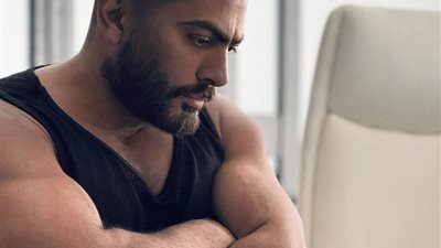  تامر حسني بلوك جديد ويروج لفيلمه القادم 