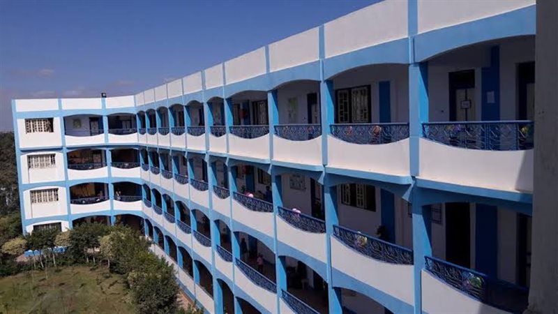 مدرسة منار بدر سكول
