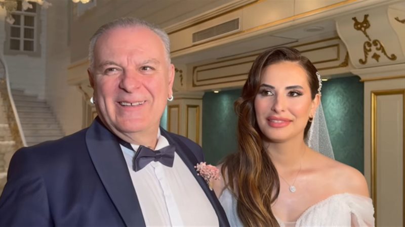 بوراك سيرجن وعروسه